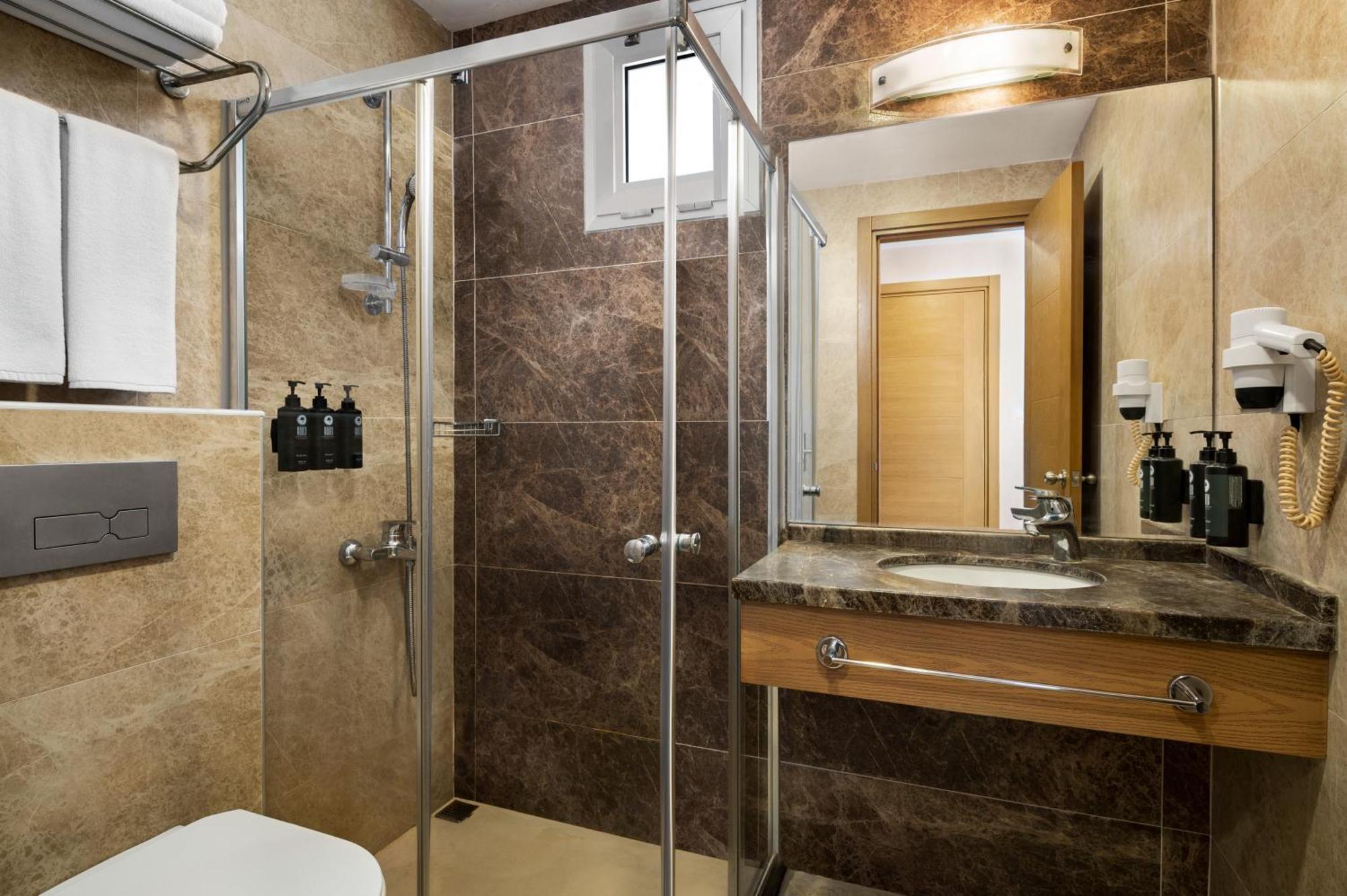 La Quinta By Wyndham Cesme Hotel İzmir Kültér fotó